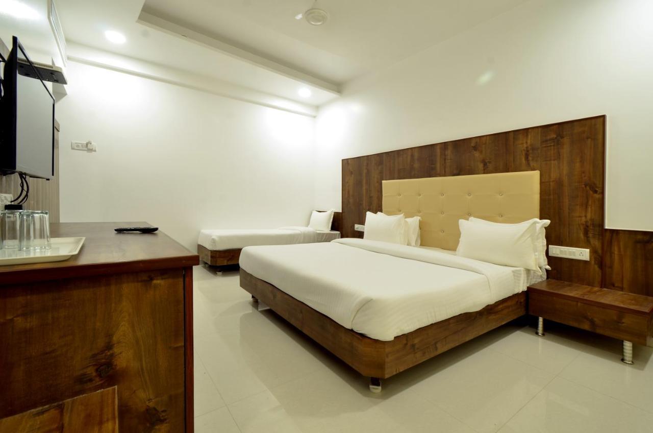 Hotel Dwarka Park Shirdi Extérieur photo