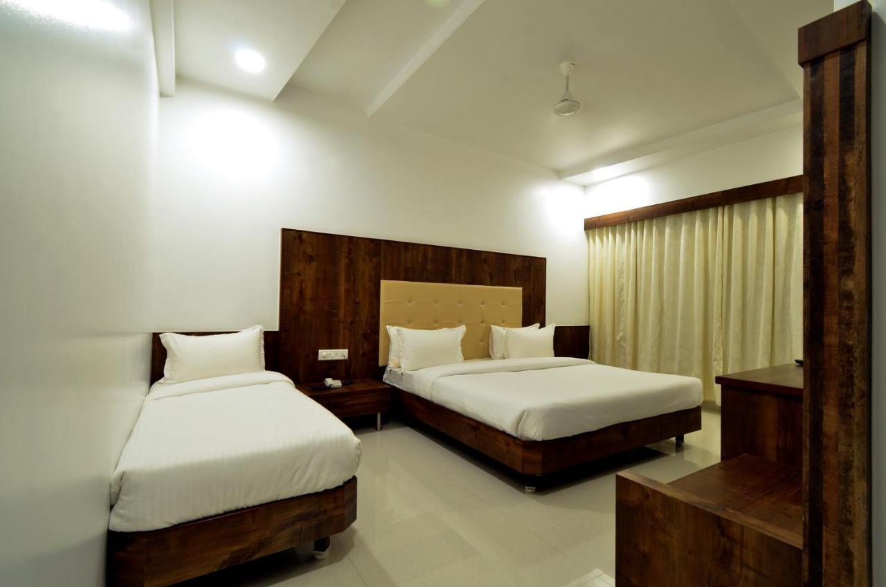 Hotel Dwarka Park Shirdi Extérieur photo