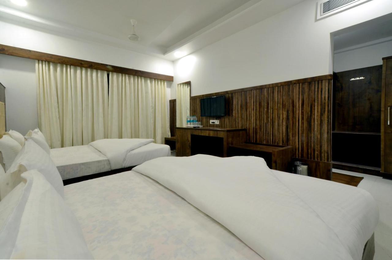 Hotel Dwarka Park Shirdi Extérieur photo